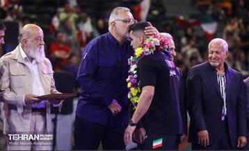 مراسم تجلیل از کشتی‌گیران قهرمان جهان (جشنی برای ایران) 43
