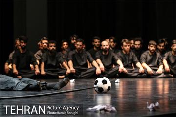 نمایش "من" در پردیس تئاتر تهران (خاوران) 23