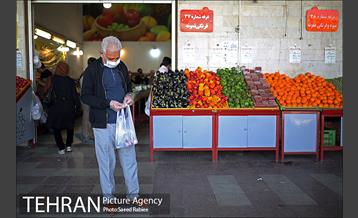 اجرای طرح فاصله گذاری اجتماعی در میدان میوه و تره بار صادقیه 19