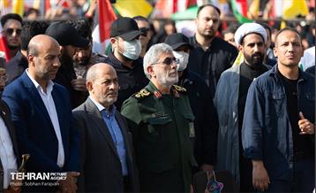 مراسم تشییع پیکر شهید سردار عباس نیلفروشان - 2 50