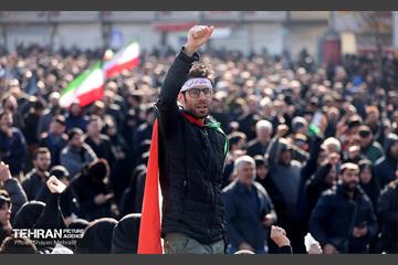 اجتماع مردم تهران در پی شهادت رهبر انقلاب - 1 72