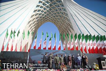 جشن تحویل سال ۱۴۰۰ در میدان آزادی  25