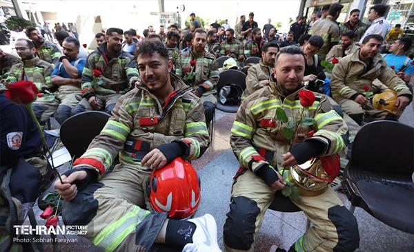 مسابقه پله‌نوردی آتش‌نشانان در برج میلاد 58