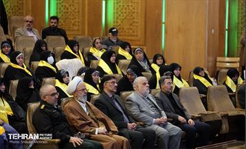 آیین تجلیل از 110 مادر و همسر شهید منطقه 20 17