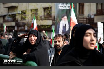 تشییع پیکر مطهر شهدای ناوشکن دنا