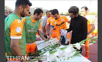 دیدار تیم های فوتبال سایپا و صنعت نفت آبادان