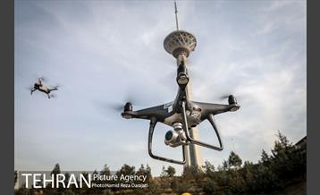 پروازدسته جمعی  پهپادها در برج میلاد تهران 13