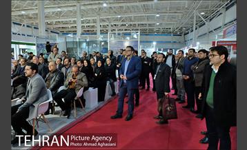 بازدید مشاور و مدیر کل دفتر شهردار تهران از هفتمین نمایشگاه ایران ساخت 15
