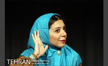 نمایش ماه پیشونی‎ 2