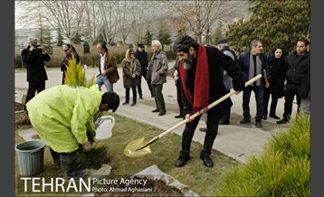 آیین درختکاری در بوستان گفتگو 8