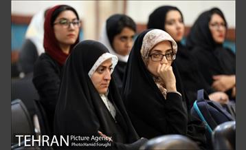 دومین حلقه ادبی پنجره در فرهنگسرای اندیشه 3