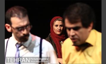 نمایش داستان عامه پسند‎ 10