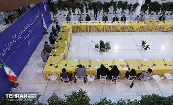 نشست هم اندیشی رئیس مرکز ارتباطات و امور بین الملل با اصحاب رسانه 17