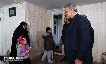 قرار خدمت؛ دیدار شهردار تهران با خانواده شهید مرتضی غفوری 3