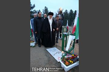 حضور رهبر انقلاب در مرقد مطهر امام راحل و گلزار شهدای بهشت زهرا 19