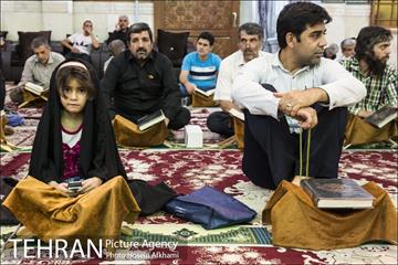 جز خوانی قرآن کریم در حسینیه کربلایی های گلوبندک‎ 23