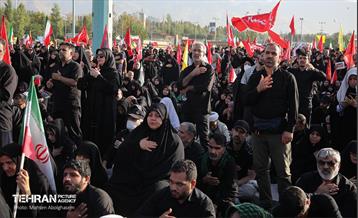 اقامه نماز بر پیکر آقای شهید ایران - 1 73