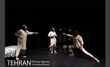 نمایش در انتظار ماهی سیا متوسط 15