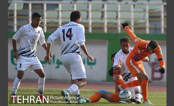 دیدار تیم های فوتبال سایپا و سیاه جامگان