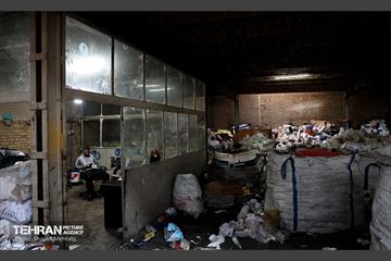 تخلیه و پلمب مرکز غیرمجاز پسماند در منطقه 17 21