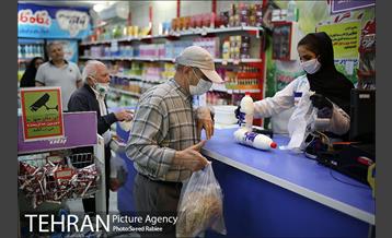 اجرای طرح فاصله گذاری اجتماعی در میدان میوه و تره بار صادقیه 14