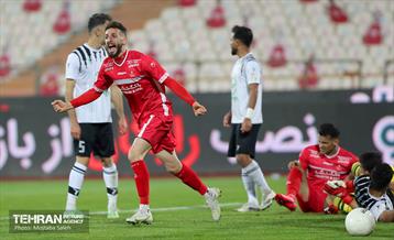 دیدار تیم های فوتبال پرسپولیس تهران و نفت مسجد سلیمان 17