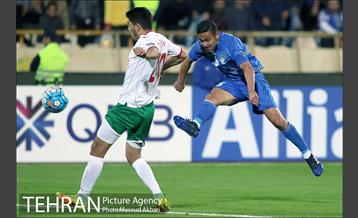 دیدار تیم های فوتبال استقلال و لوکوموتیو تاشکند