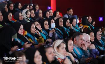 نشست مسئولان خانه‌های دوام و ایمنی مناطق ۲۲ گانه 23