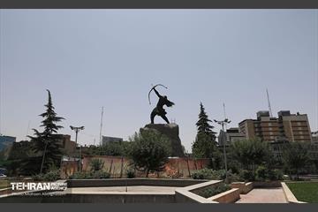 رونمایی از مجسمه آرش کمانگیر در میدان ونک 1