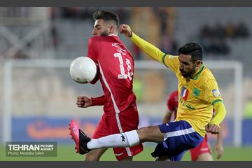 دیدار تیم های فوتبال پرسپولیس تهران و صنعت نفت آبادان 25