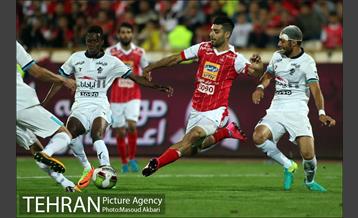 دیدار تیم‌های فوتبال پرسپولیس و پیکان 17