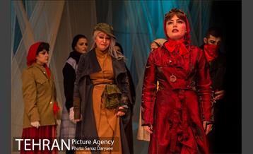 نمایش ننه دلاور و فرزندانش 8