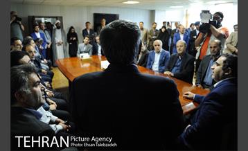 دیدار صمیمانه کارکنان شهرداری تهران با عیسی شریفی 12