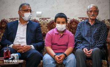 حضور شهردار تهران در منزل آتش نشان شهید مرتضی حیدری 27