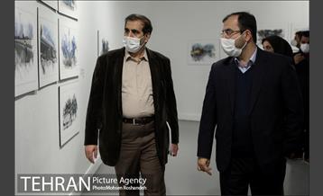 بازدید مدیران شهری و اعضای شورای شهر تهران از نمایشگاه تهران از منظر هنرمندان-2 10