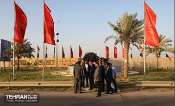 ادای احترام علیرضا زاکانی به مقام حاج قاسم سلیمانی در یادمان شهادت ۲ سردار مقاومت