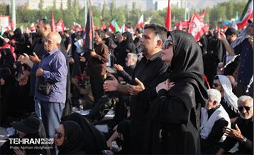 اقامه نماز بر پیکر آقای شهید ایران - 1 72