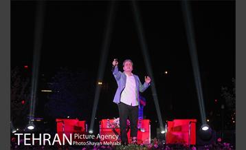 ویژه برنامه شب فیروزه ای در دریاچه شهدای خلیج فارس 21