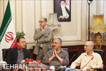 تهران گردی احمد مسجد جامعی به مناسبت روز مشروطه 5