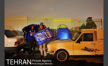 هواداران شب قبل از شهرآورد ۸۴ 7