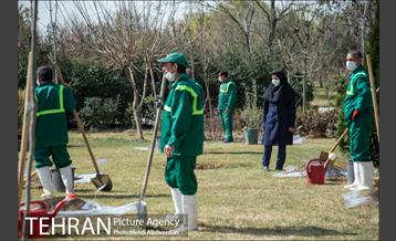 ۱۰۰ نهال به نام ۱۰۰ زن نامدار قرن 14