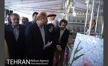 بازدید شهردار تهران از بازارچه مردم خرمشهر در کنار باغ موزه دفاع مقدس 6
