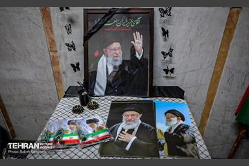 زائران مراسم وداع با آقای شهید ایران در زائرشهرهای منطقه ۱۳ 11