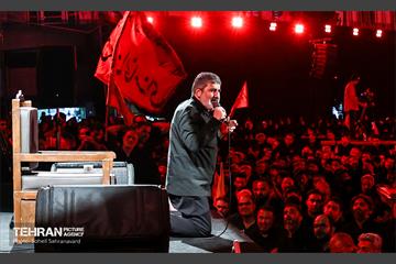 عزاداری شب عاشورای حسینی در میدان انقلاب