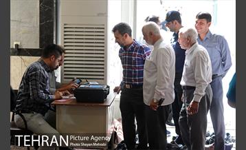 حضور محسن هاشمی در مسجد فخریه برای انتخابات شورایاری ها 6