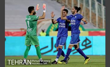 دیدار تیم های فوتبال استقلال تهران و ذوب آهن اصفهان 17