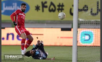 دیدار تیم های فوتبال پرسپولیس و پیکان 16
