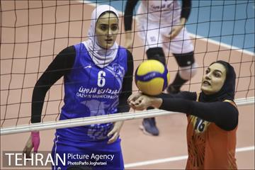 قهرمانی زود هنگام والیبال زنان سایپا تهران 13