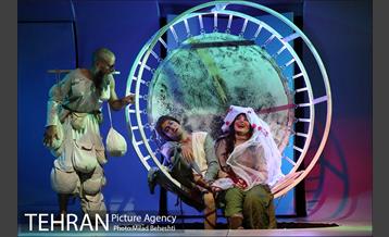 نمایش رویای یک شب نیمه تابستان‎ 30