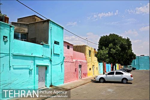 دیوار های رنگی محله هرندی 1